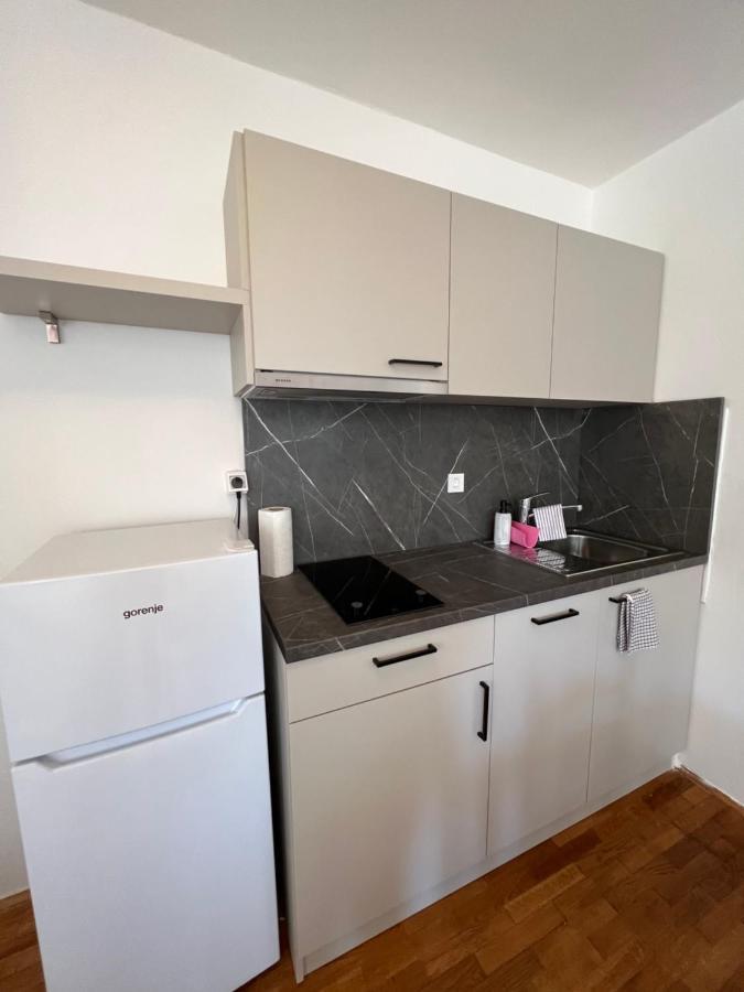Apartments Antolkovic Ugljan Exterior photo